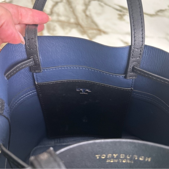 Tory Burch Black Leather Shoulder Bag - Picture 9 of 13